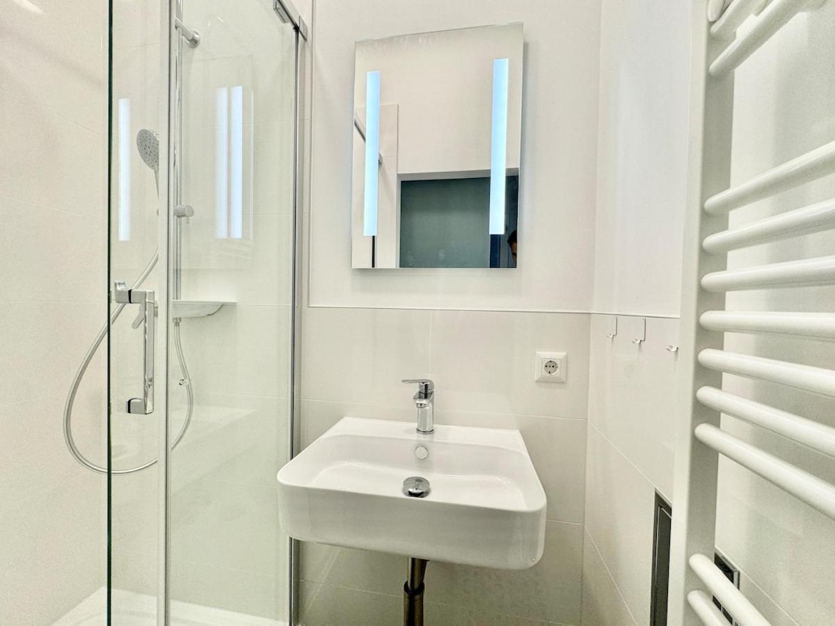 Stylish & Renovated With Free Parking Apartament Wiedeń
