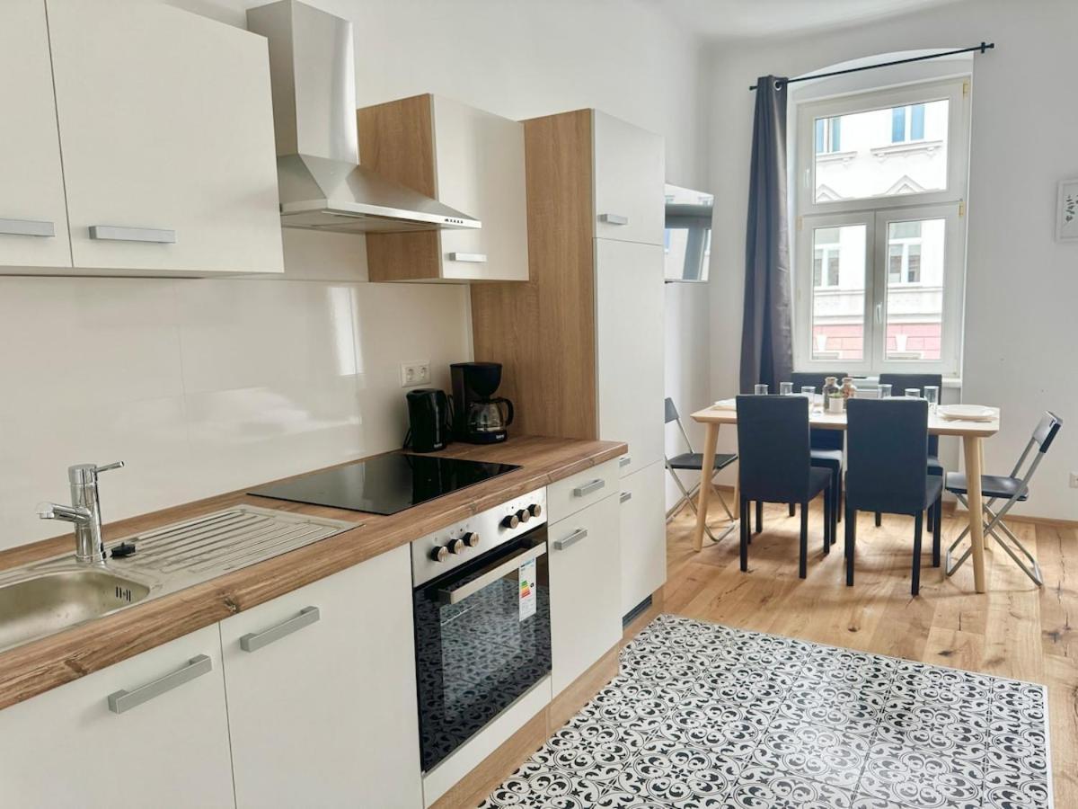 Apartament Stylish & Renovated With Free Parking